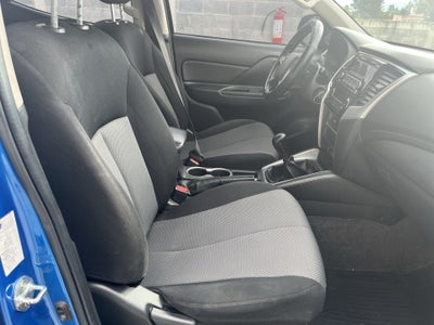 2020 Mitsubishi L200 2.4 Glx Cabina Doble 4x2 Mt