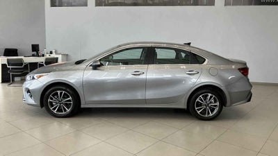 2024 Kia FORTE SEDAN 4p EX L4/2.0 Aut