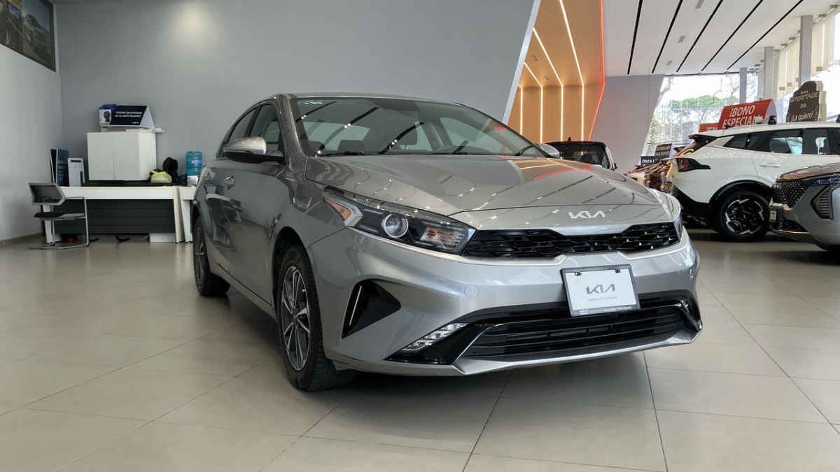 2024 Kia FORTE SEDAN 4p EX L4/2.0 Aut