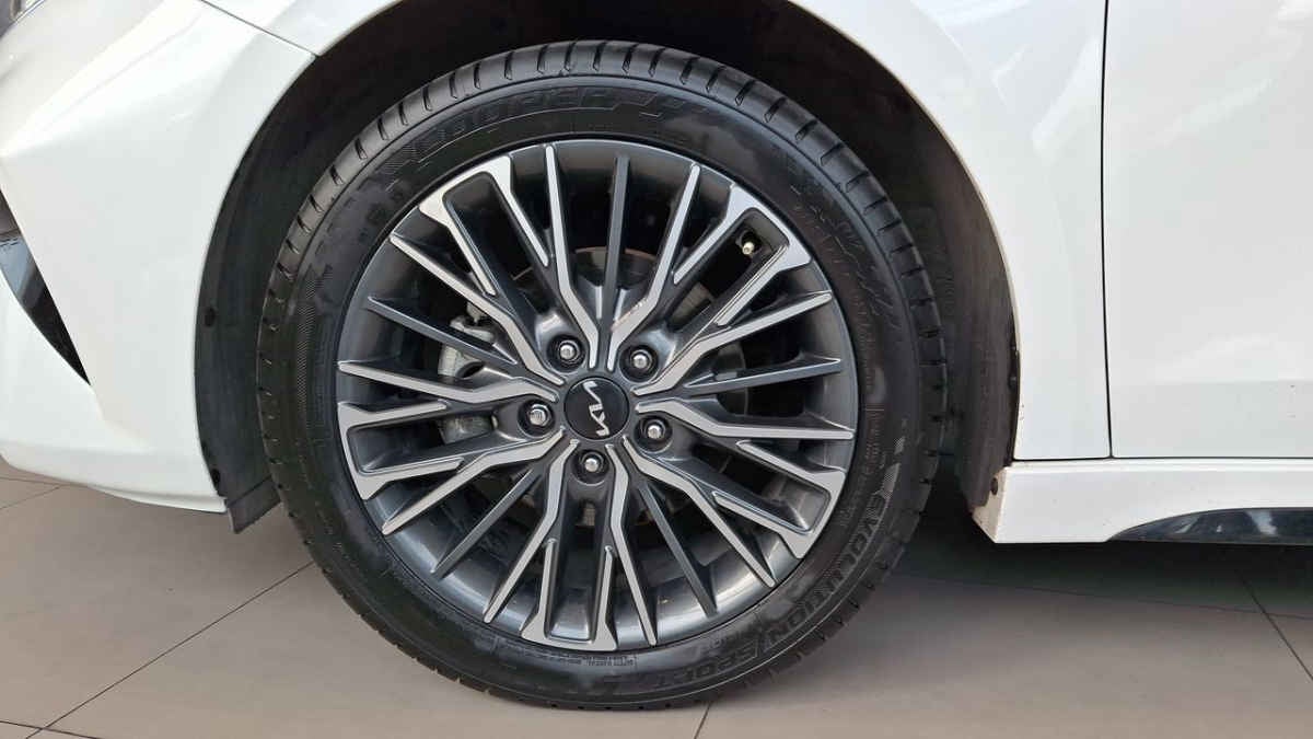 2023 Kia FORTE SEDAN 4p GT Line L4/2.0 Aut