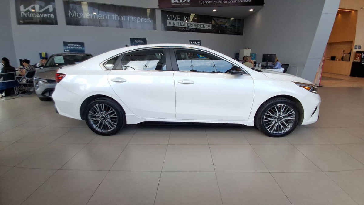 2023 Kia FORTE SEDAN 4p GT Line L4/2.0 Aut