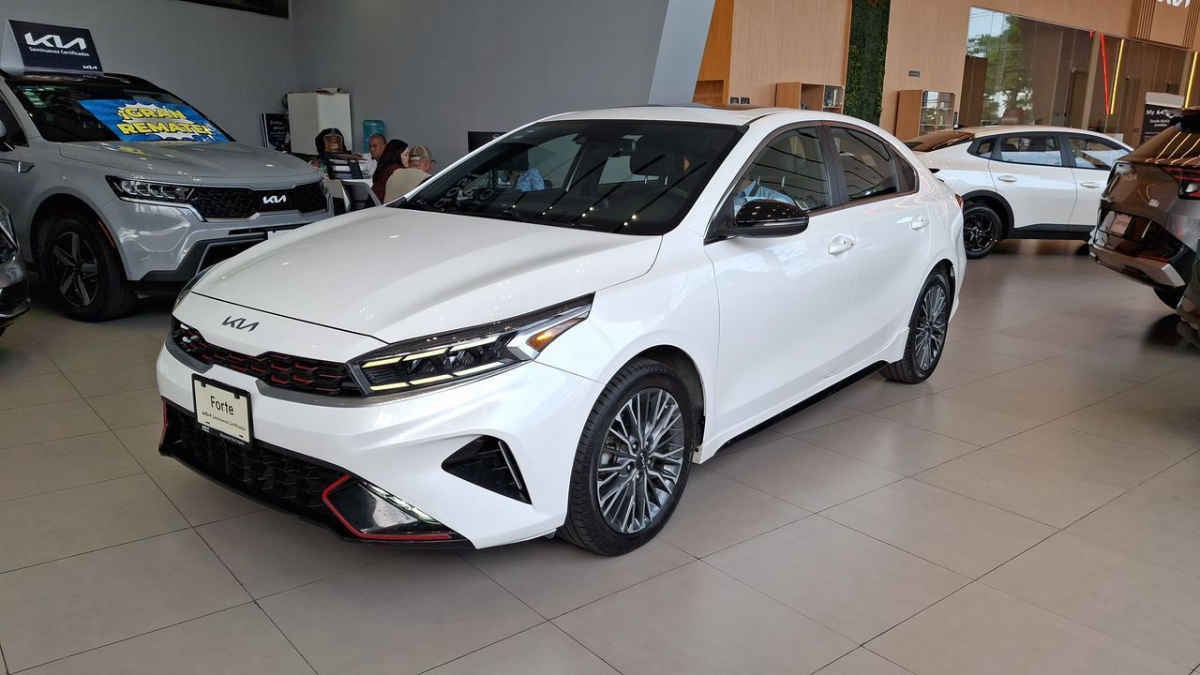 2023 Kia FORTE SEDAN 4p GT Line L4/2.0 Aut