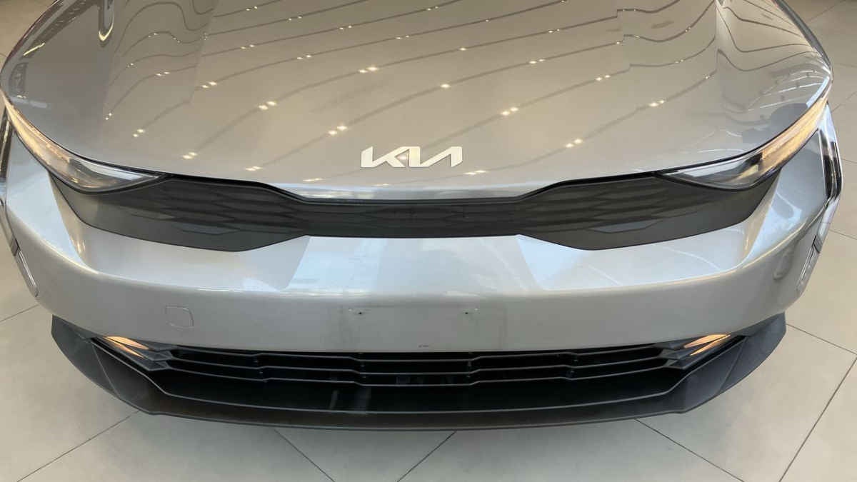 2024 Kia K3 5p LX L4/1.6 Man