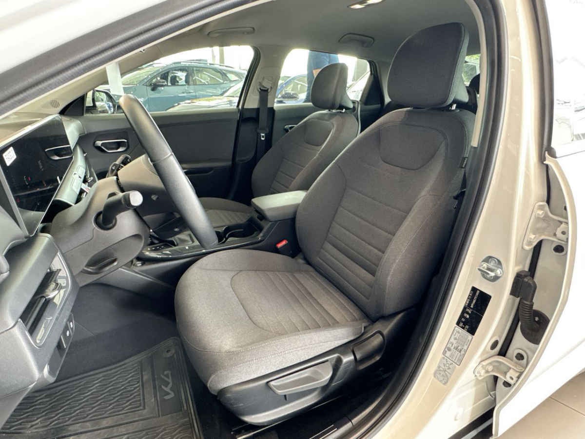 2026 Kia K4 4p EX L4/2.0 Aut