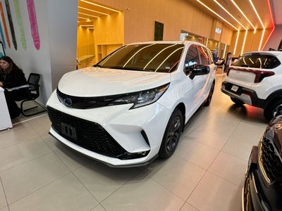 2025 Toyota Sienna 5p XSE HEV L4/2.5 Aut