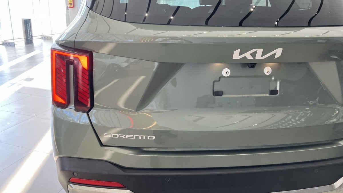 2025 Kia Sorento 5p SXL L4/2.5/T Aut