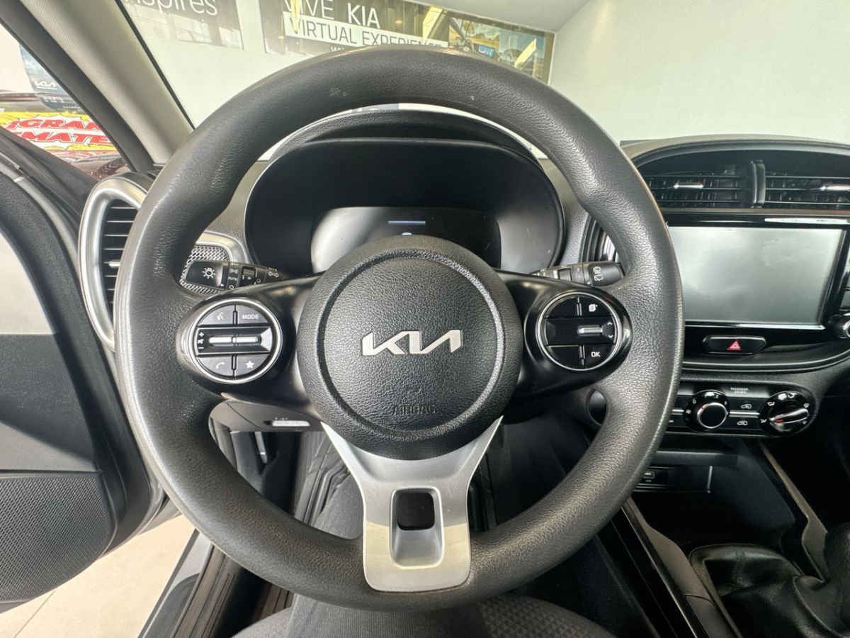 2024 Kia Soul 5p LX L4/1.6 Man