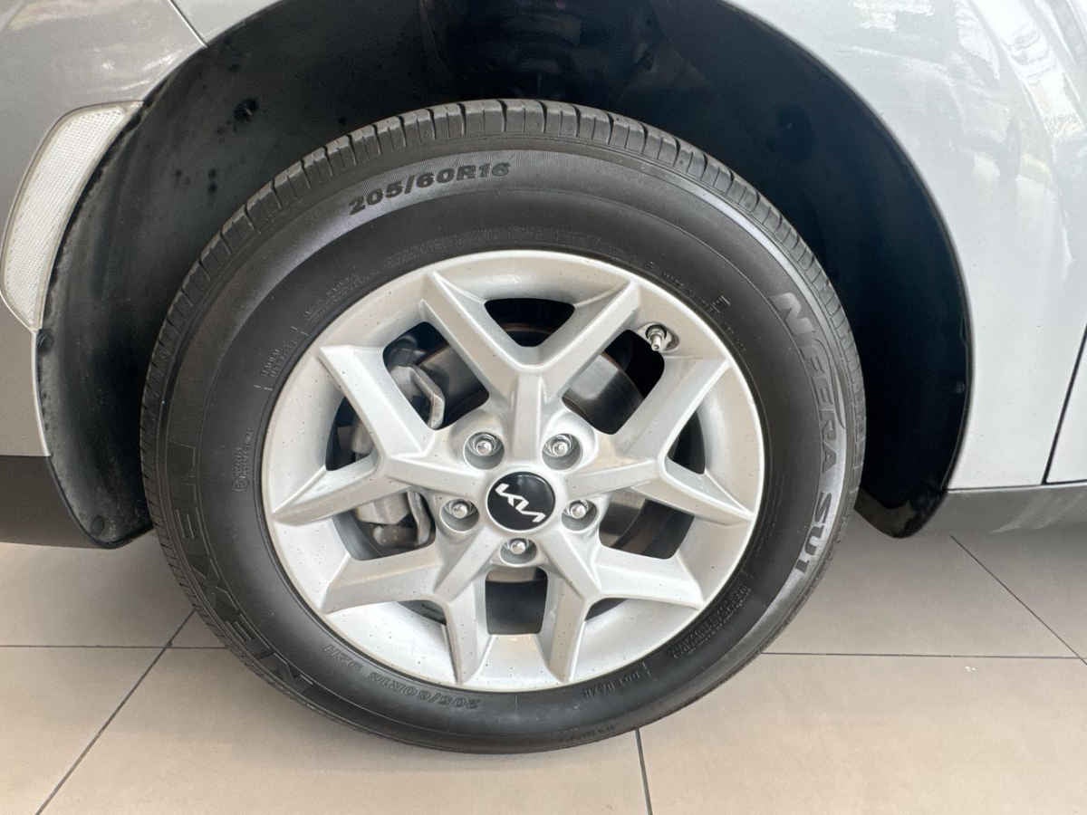 2024 Kia Soul 5p LX L4/1.6 Man