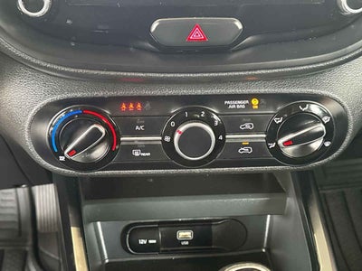 2024 Kia Soul 5p LX L4/1.6 Man