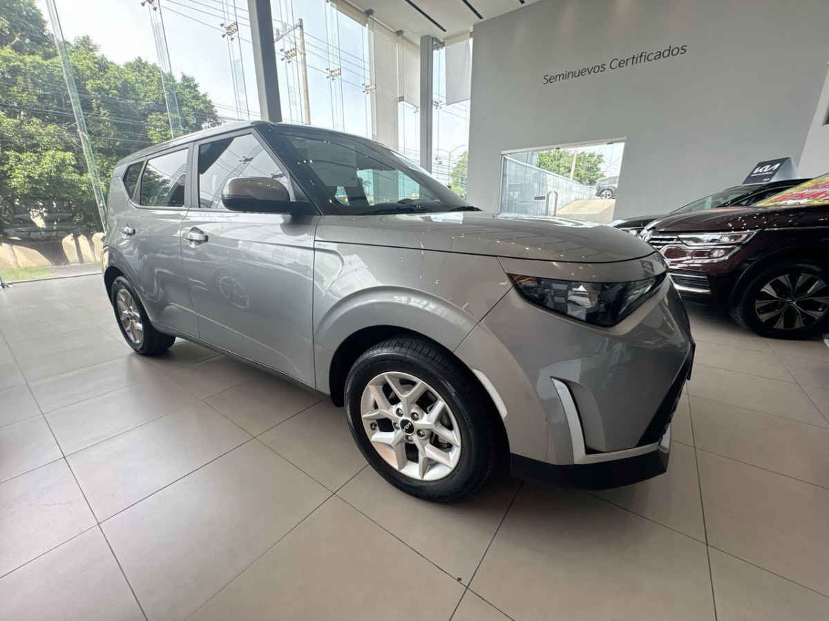 2024 Kia Soul 5p LX L4/1.6 Man