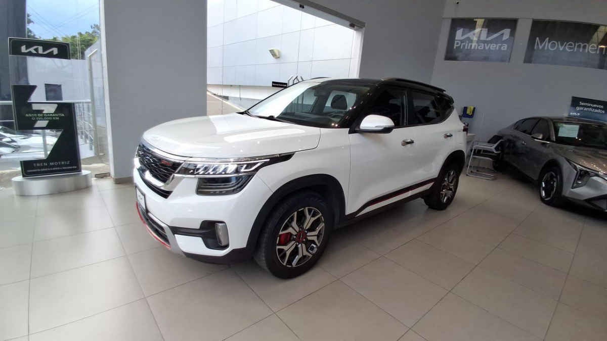 2023 Kia SELTOS 5p SX L4/1.6 Aut