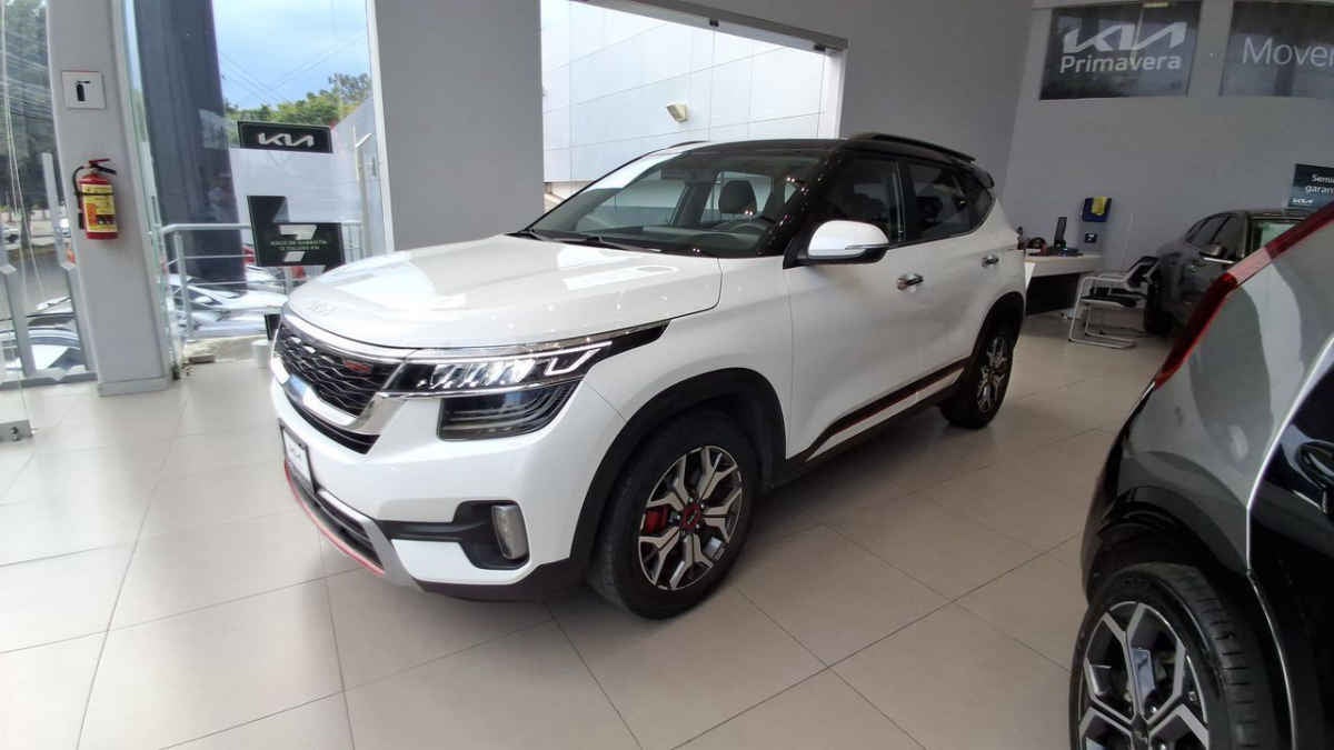 2023 Kia SELTOS 5p SX L4/1.6 Aut