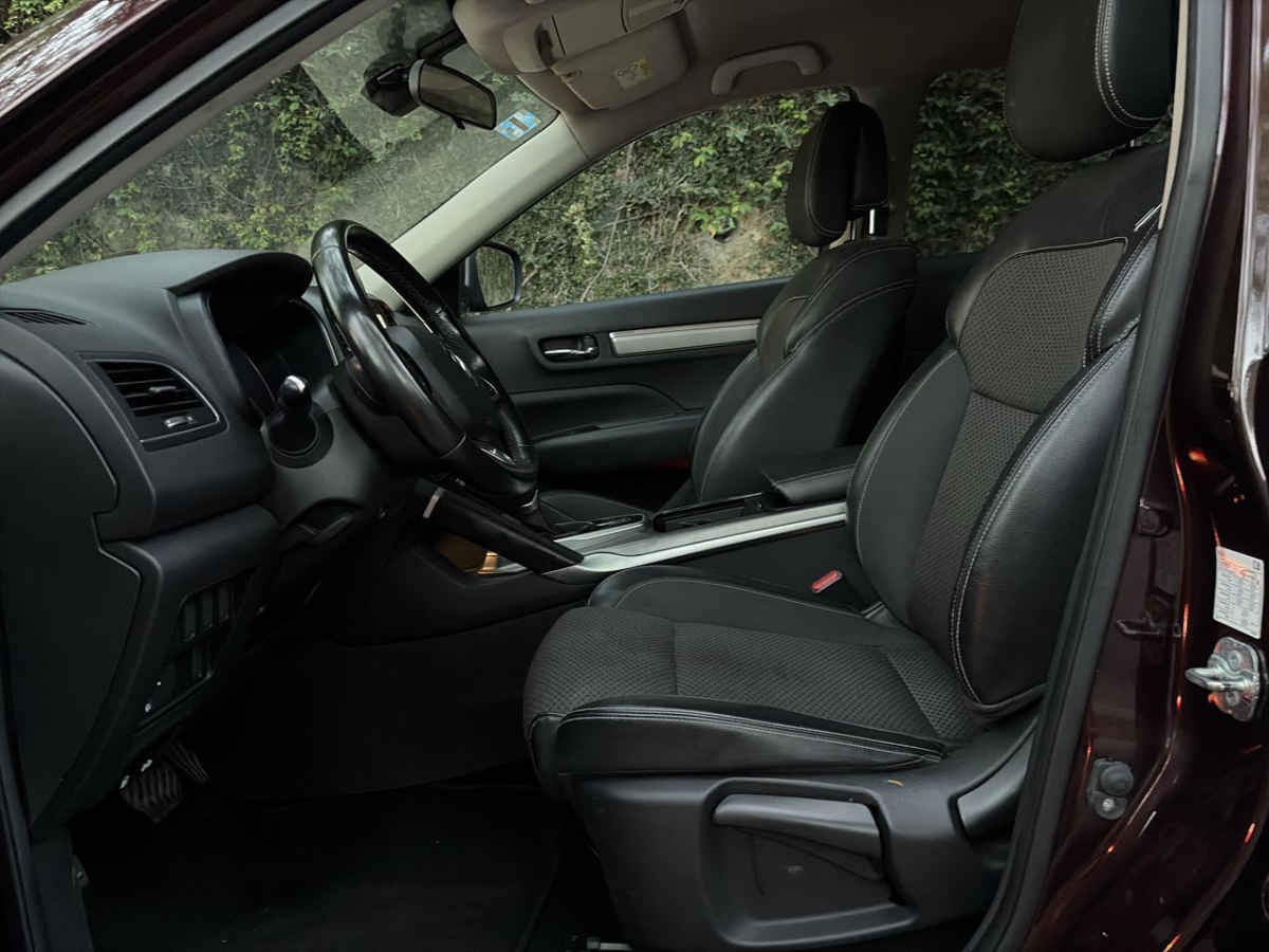 2023 Renault Koleos 5p Intens L4/2.5 Aut